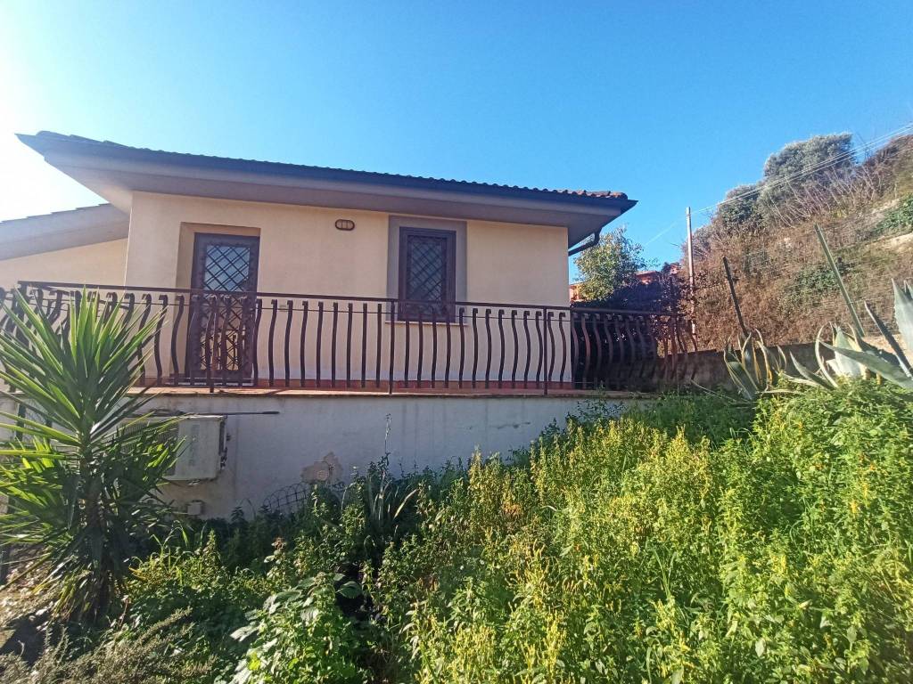 Villa a Castelnuovo di porto in Strada 5 Valle Ioro - Foto 4