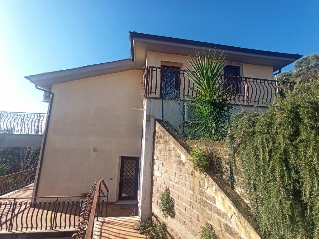 Villa a Castelnuovo di porto in Strada 5 Valle Ioro - Foto 5