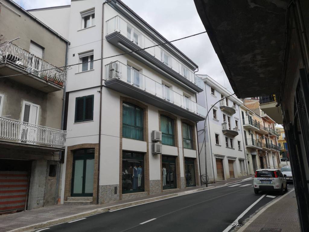 Palazzo / stabile a Montenero di bisaccia in Via 24 Maggio - Foto 2