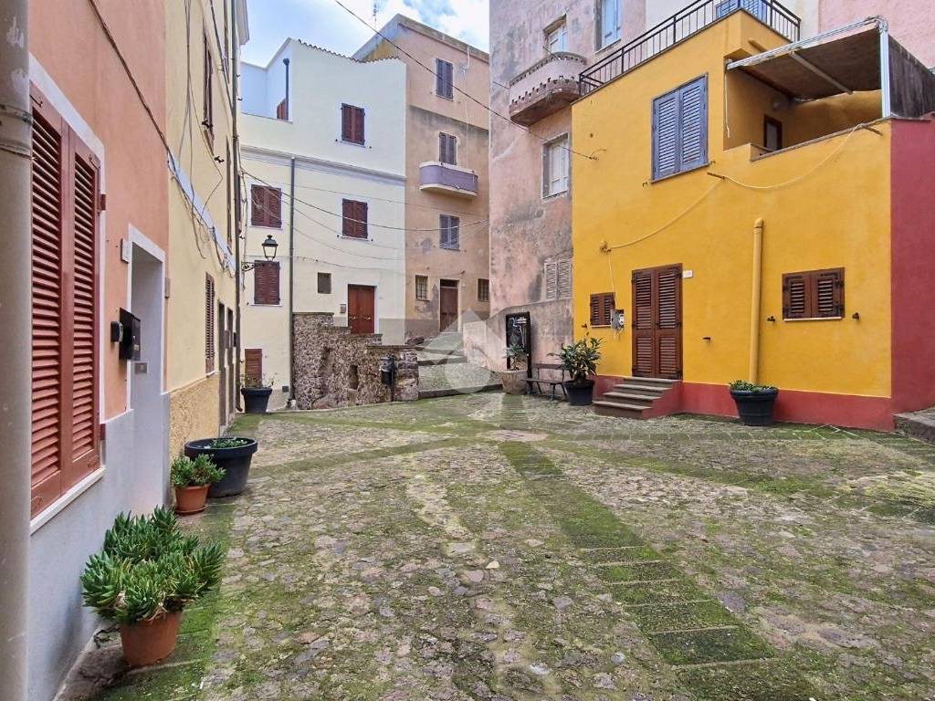 Casa indipendente a Castelsardo in Piazza La Rosa, 9 - Foto 2