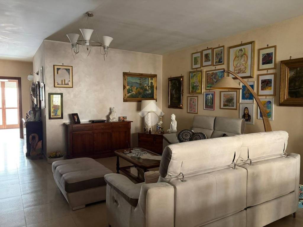 Appartamento a Grottaglie in Via Silvio Pellico, 10 - Foto 3