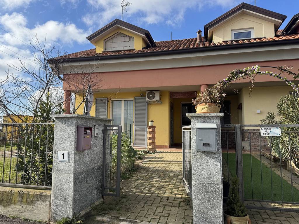 Villa a Voghera in Strada Casalnoceto - Foto 2
