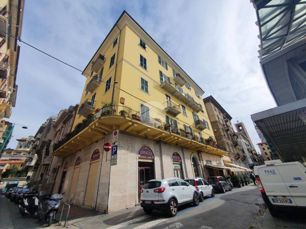 Appartamento a La spezia in PIAZZA CAVOUR, 47 - Foto 2