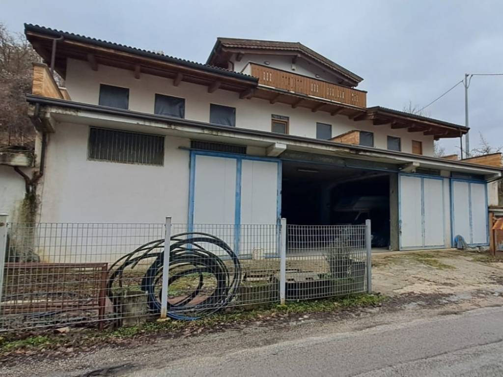 Box / garage a Lucoli in Via della Beata Cristina, 2 - Foto 2