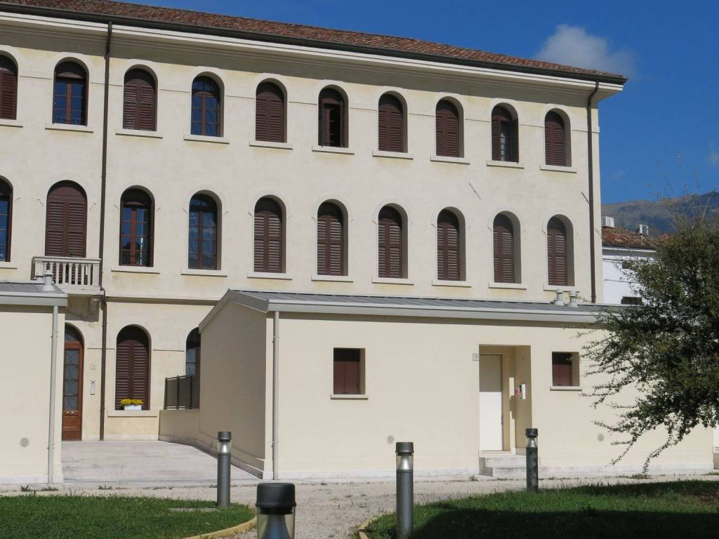 Appartamento a Vittorio veneto in Piazza Meschio, 2 - Foto 2