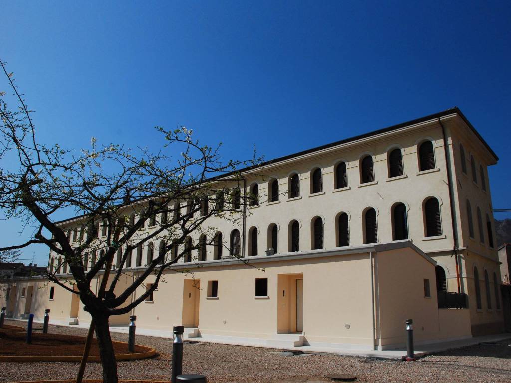 Appartamento a Vittorio veneto in Piazza Meschio, 2 - Foto 3