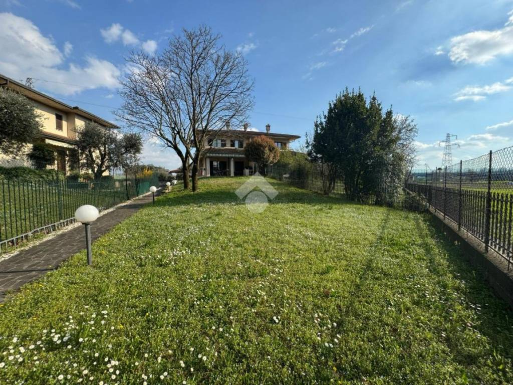 Villa a Brescia in VIA DELLA ZIZIOLA, 65 - Foto 2