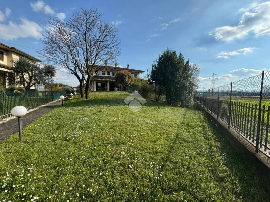 Villa a Brescia in VIA DELLA ZIZIOLA, 65 - Foto 3