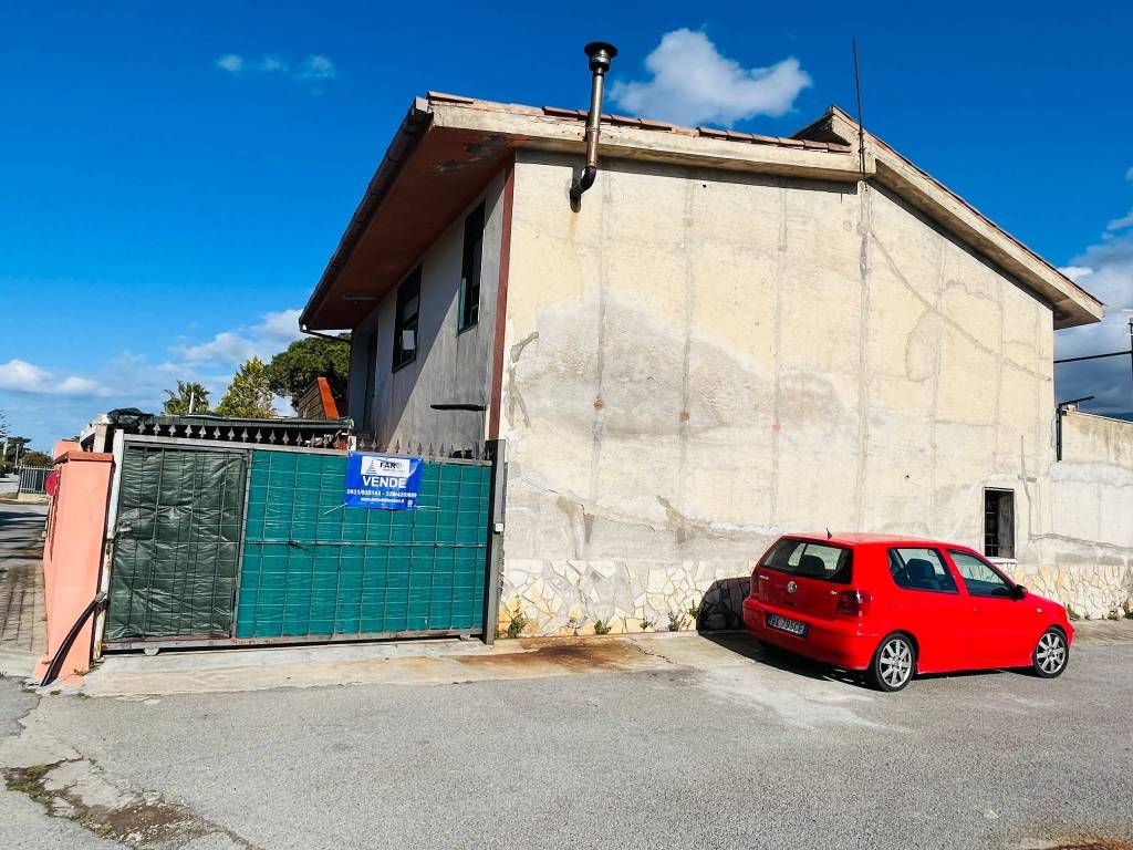 Villa a Campofelice di roccella in Via Madonna di Gibilmanna, 32 - Foto 2