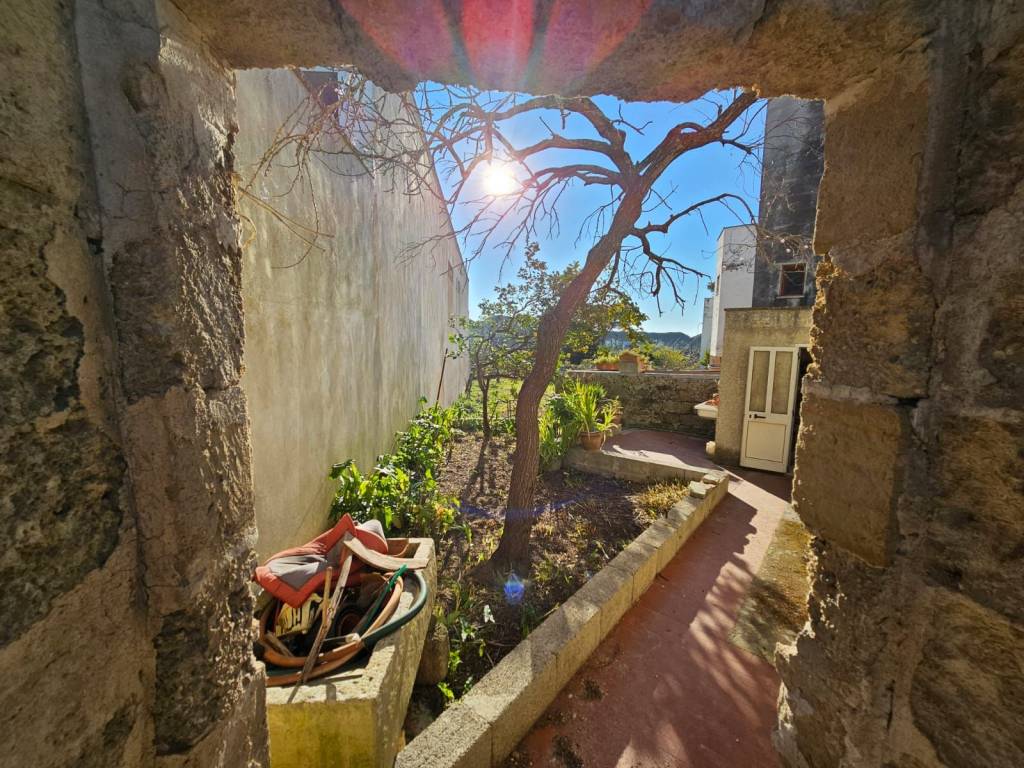 Casa indipendente a Poggiardo in Via Gabriele D'Annunzio - Foto 2