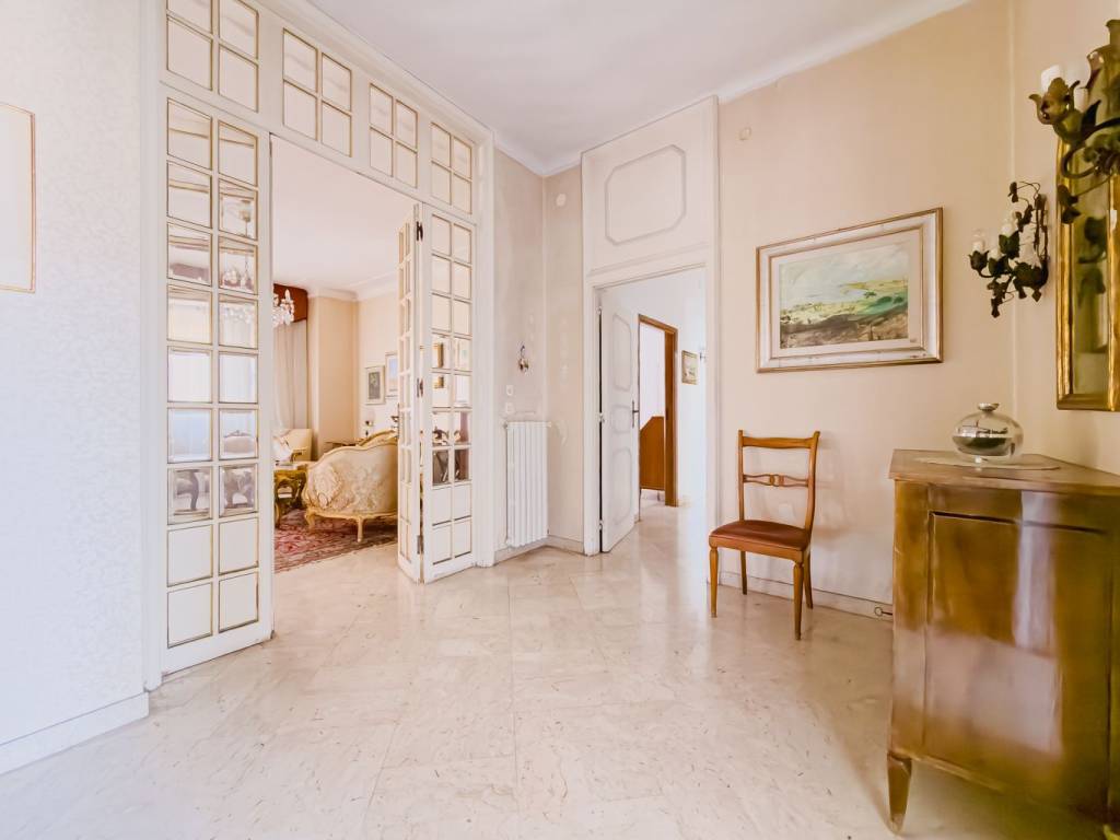 Appartamento a Taranto in Via Crispi, 39 - Foto 2