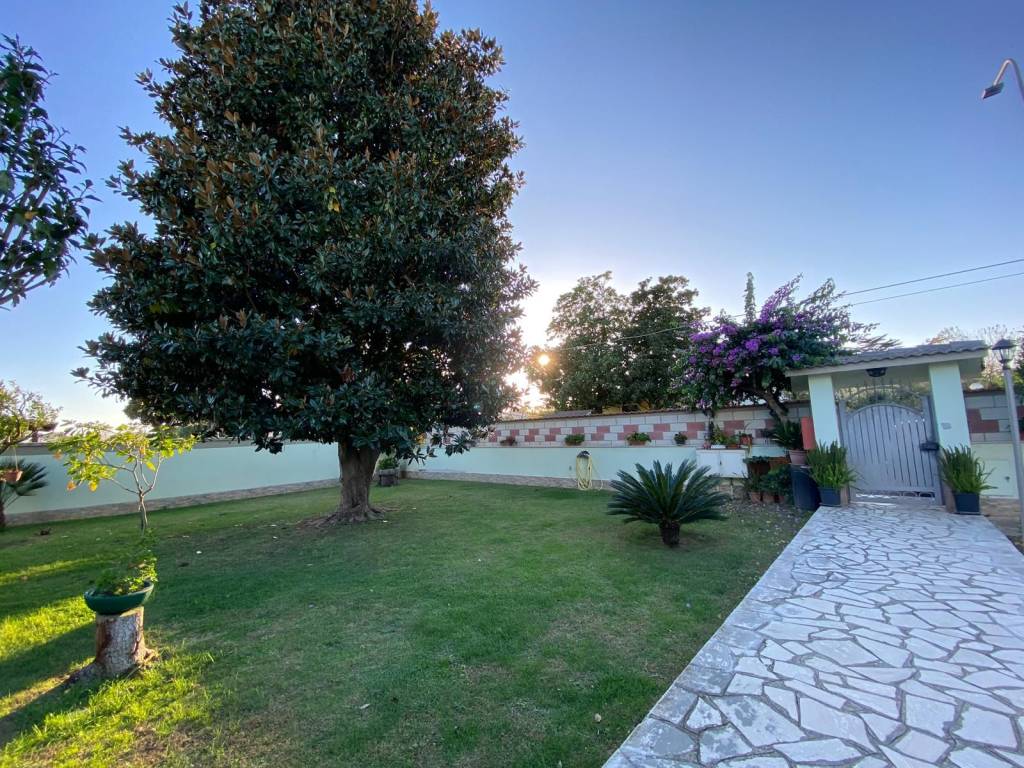 Villa a Aprilia in Via Carlo Pisacane - Foto 3