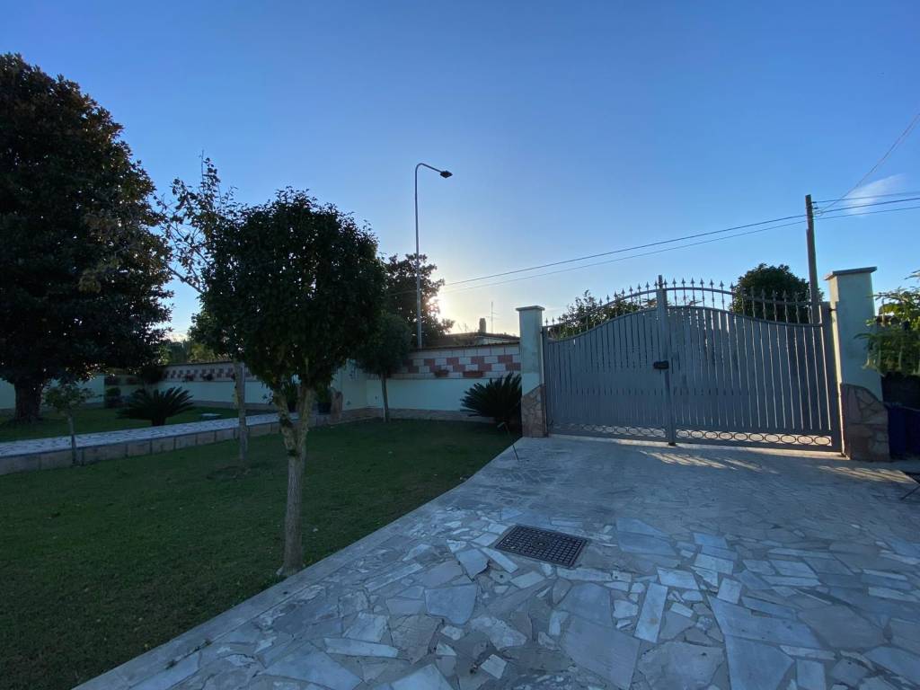 Villa a Aprilia in Via Carlo Pisacane - Foto 4