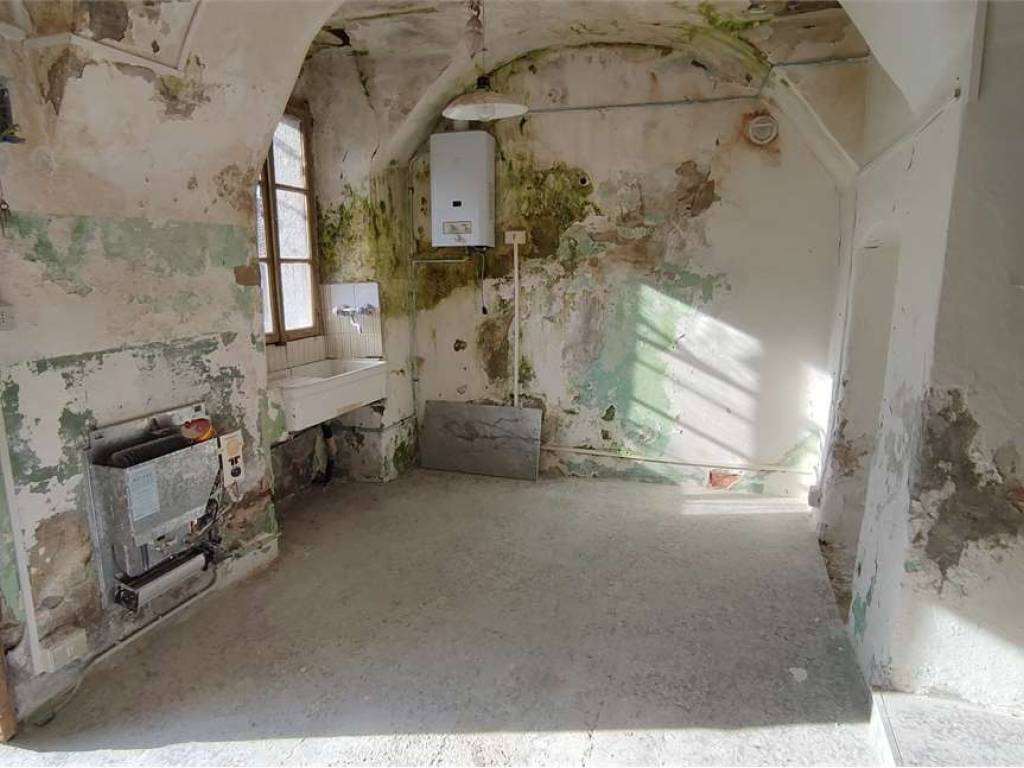 Casa indipendente a Caprezzo in Via Garibaldi - Foto 5