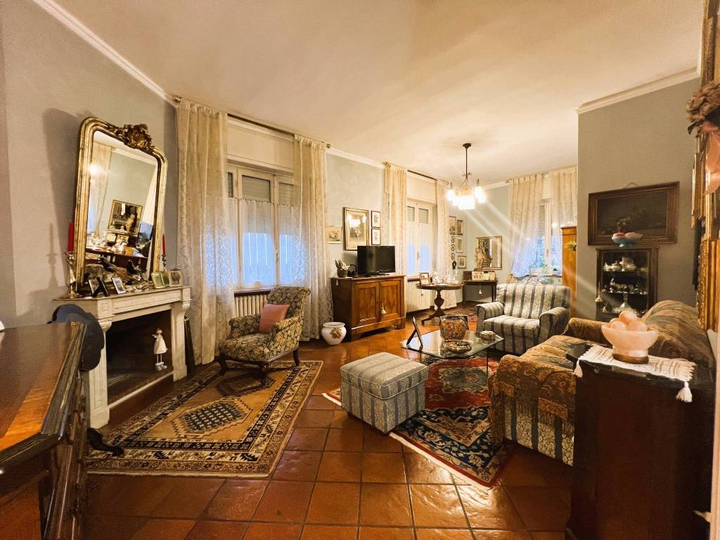 Villa a Bra in Via Peschiera, 9 - Foto 5