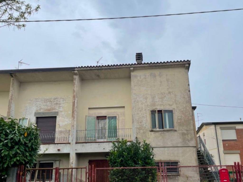 Villa a Massa lombarda in Via Don Giovanni Minzoni - Foto 2
