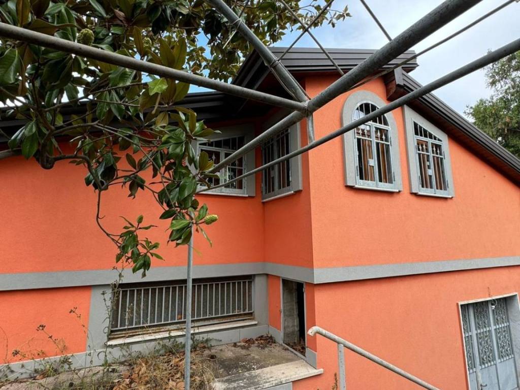 Villa a Eboli in Via Domenico Cirillo - Foto 2