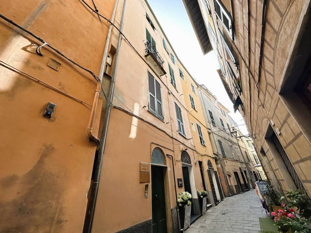 Appartamento a Albenga in Via Torlaro - Foto 3