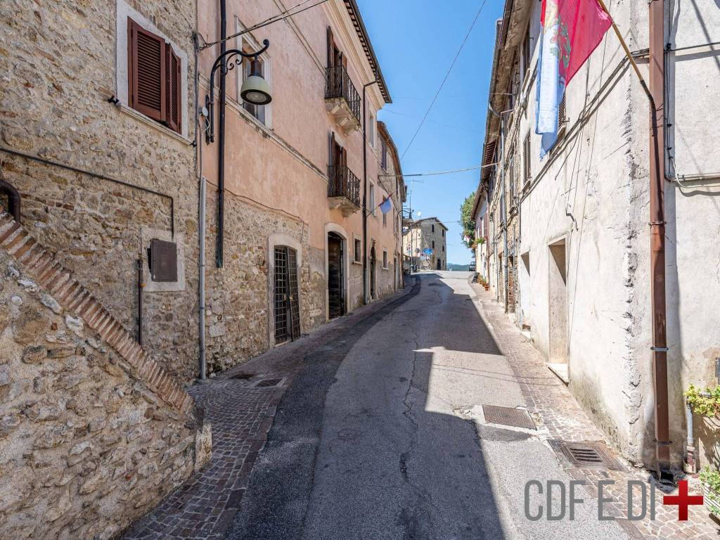 Casa indipendente a Monteleone sabino in Via Trebula Mutuesca - Foto 3