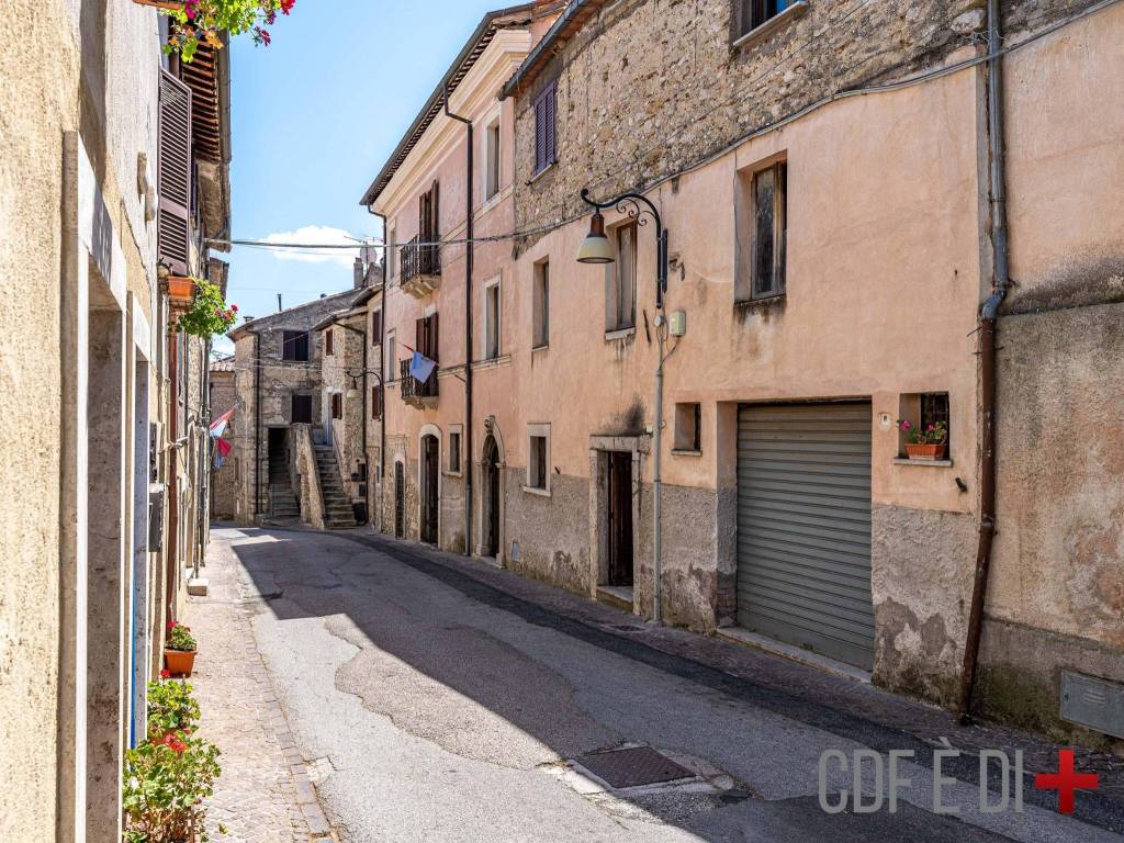 Casa indipendente a Monteleone sabino in Via Trebula Mutuesca - Foto 4