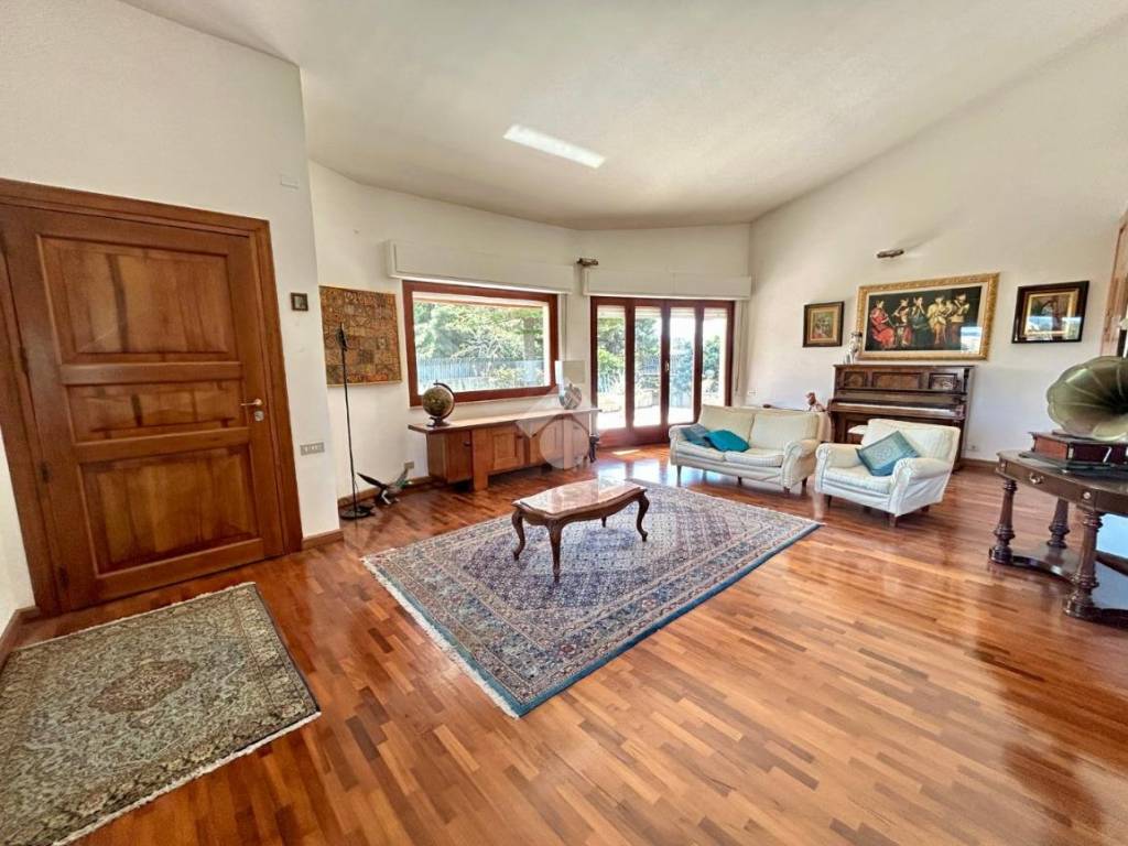 Villa a Selargius in Via Pira Michelangelo, 3 - Foto 3