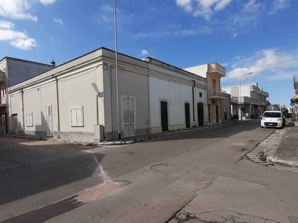 Casa indipendente a Carmiano in Via Piave, 92 - Foto 2