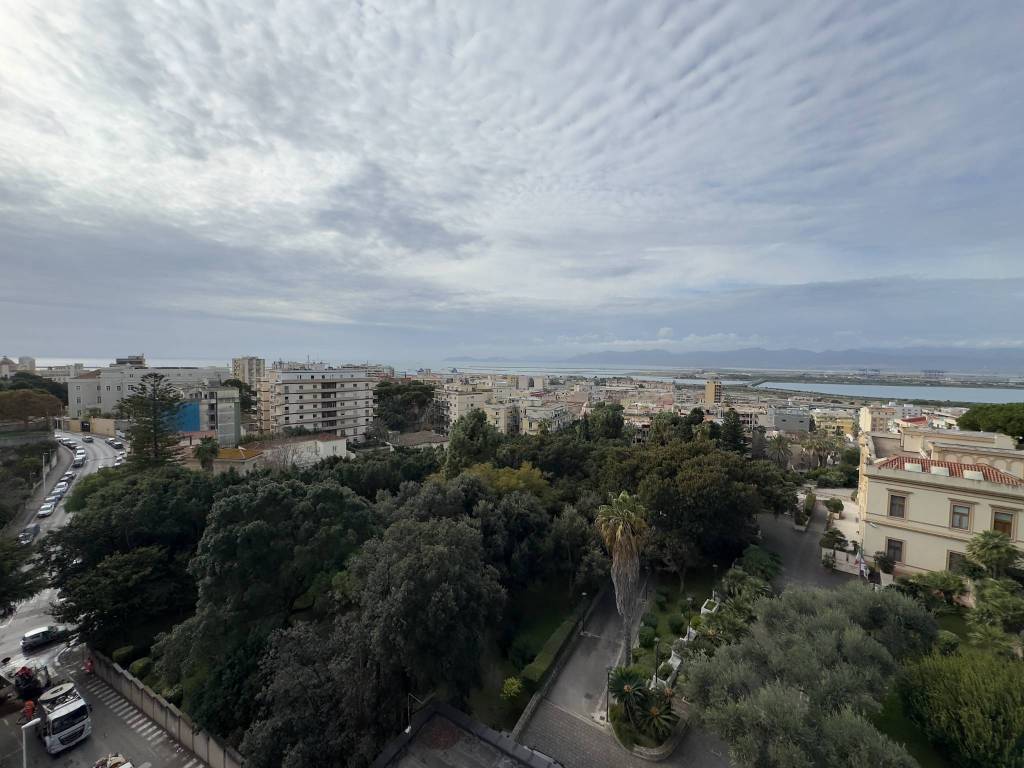 Attico / mansarda a Cagliari in Viale Luigi Merello - Foto 2