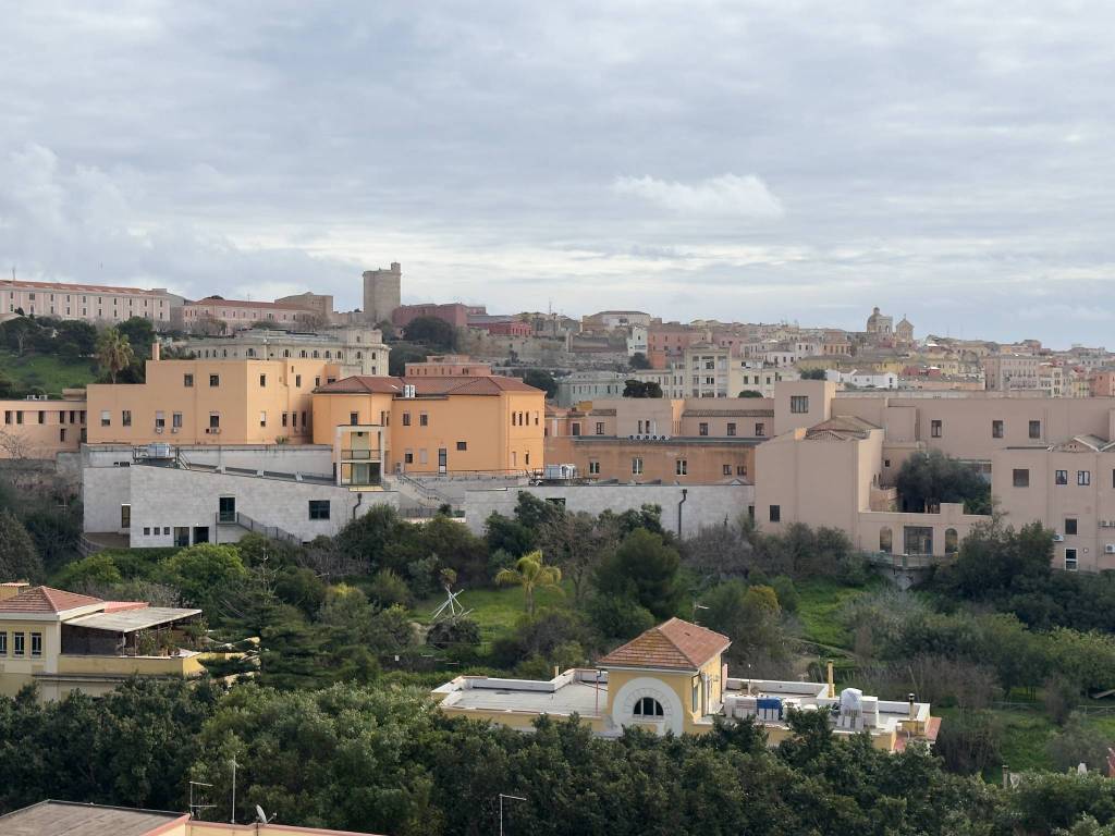 Attico / mansarda a Cagliari in Viale Luigi Merello - Foto 3