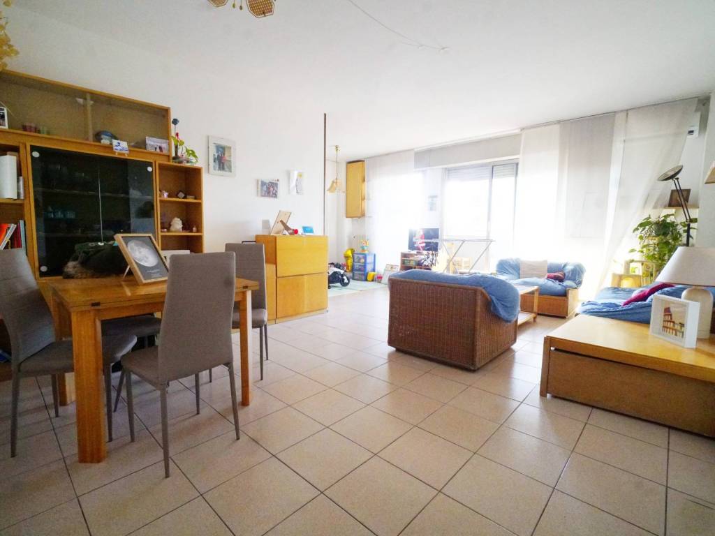 Appartamento a Cologno monzese in Via Luigi Einaudi, 3 - Foto 4