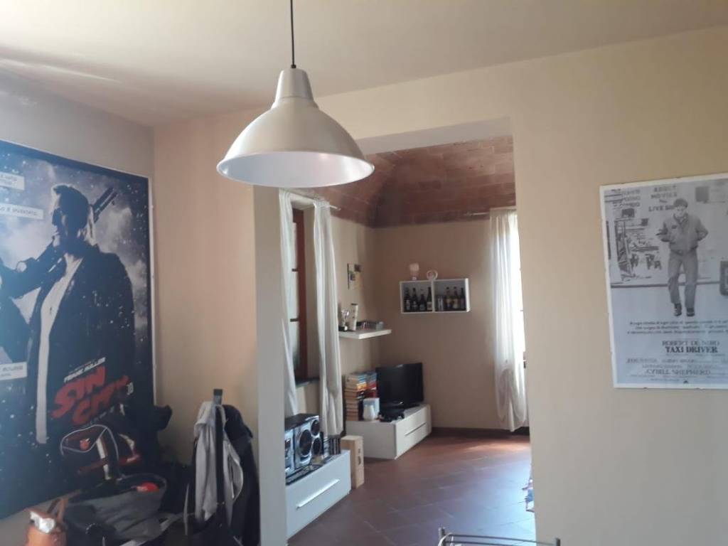 Appartamento a Pontedera in Piazza Martiri della Libertà - Foto 4