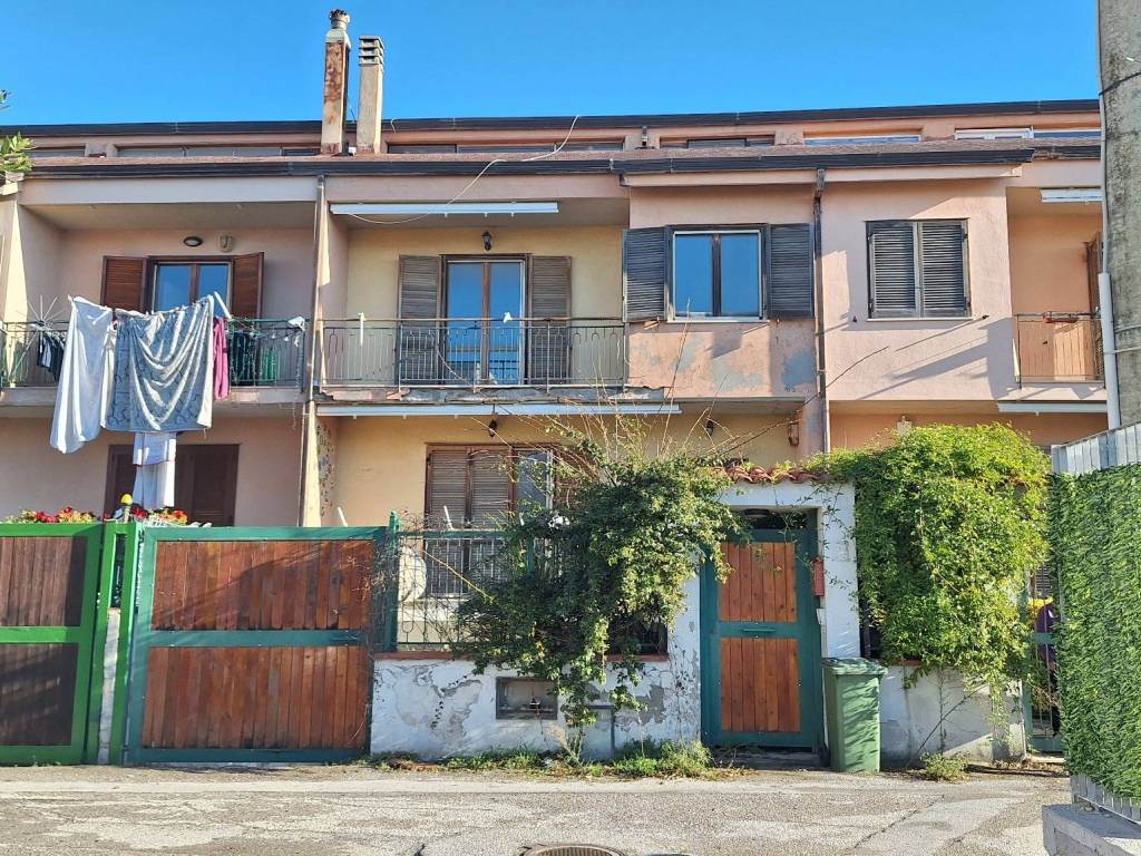 Villetta a schiera a Pontecagnano faiano in Via Mare Adriatico, 30 - Foto 2