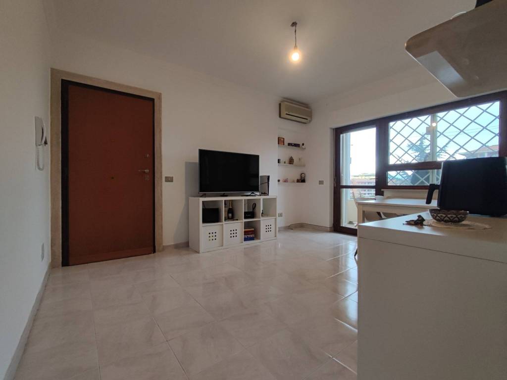 Appartamento a Pomezia in Viale delle Arti - Foto 4