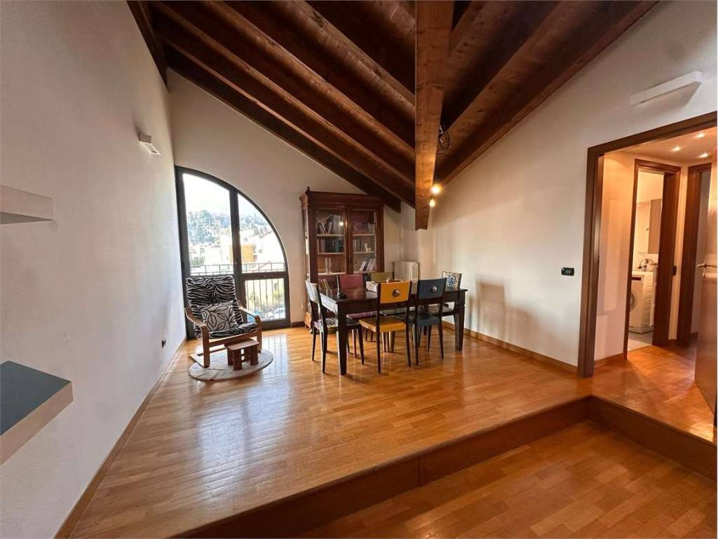 Appartamento a Erba in VIA DIAZ , 8 - Foto 2