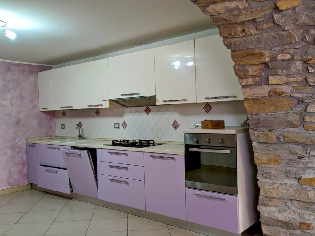Casa indipendente a Macchiagodena in Via Lago Antonelli - Foto 2