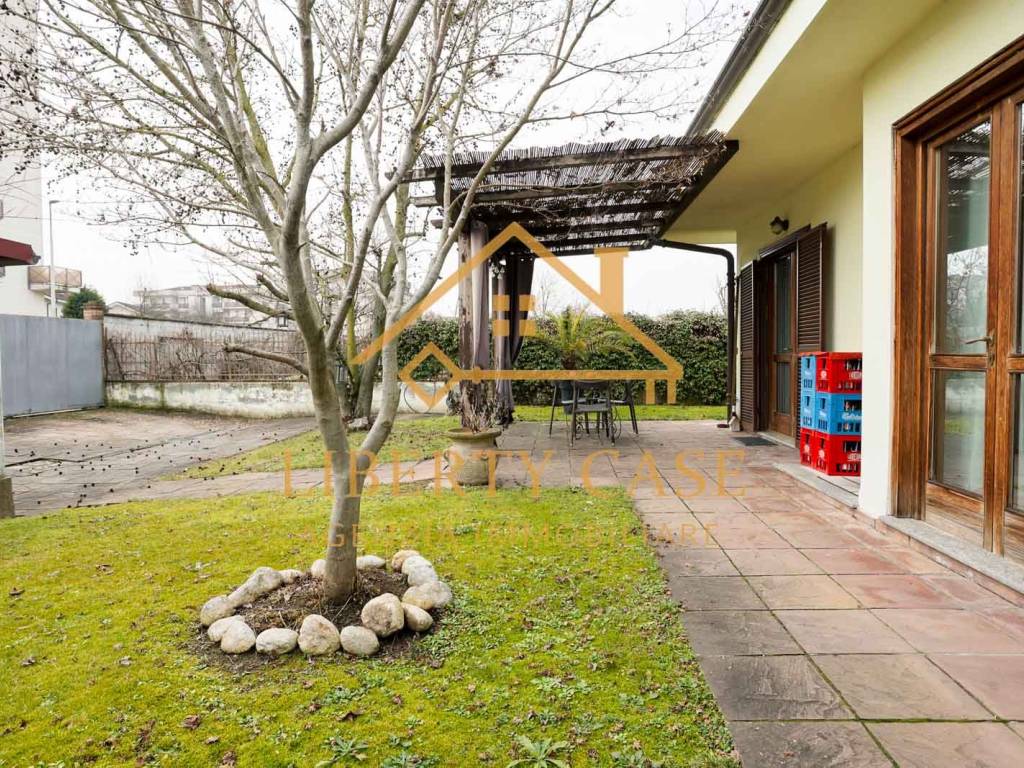 Villa a Vercelli in Via Cadore, 29 - Foto 2