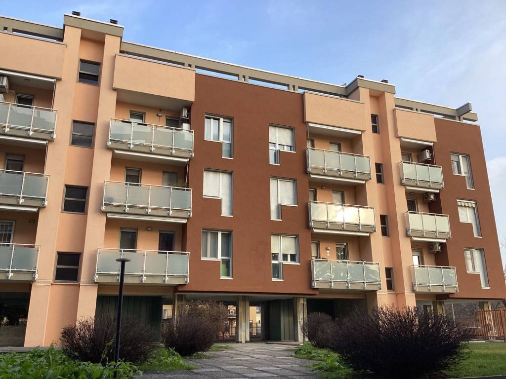 Appartamento a Cinisello balsamo in Via Trieste, 33 - Foto 2