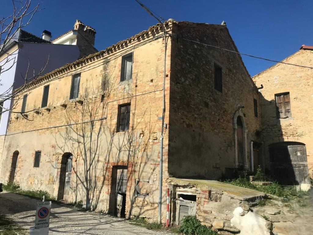 Palazzo / stabile a Acquaviva picena in Via Amedeo Crivelluci, 26 - Foto 2