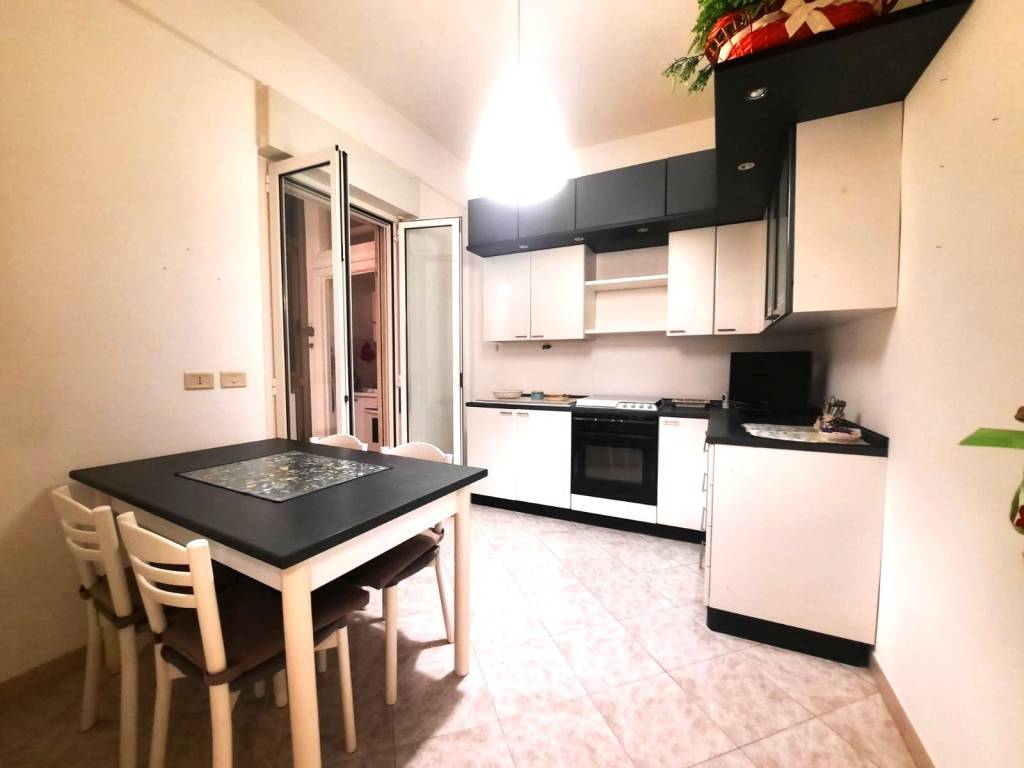 Appartamento a Bari in Via Stefano Jacini - Foto 5