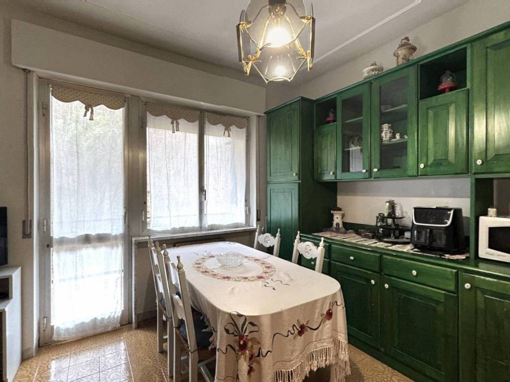 Appartamento a Borghetto santo spirito in Piazza Repubblica dell'Ossola, 2 - Foto 2