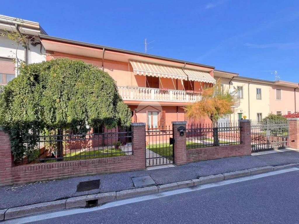 Casa indipendente a Zevio in Via di Mezzo, 56 - Foto 3
