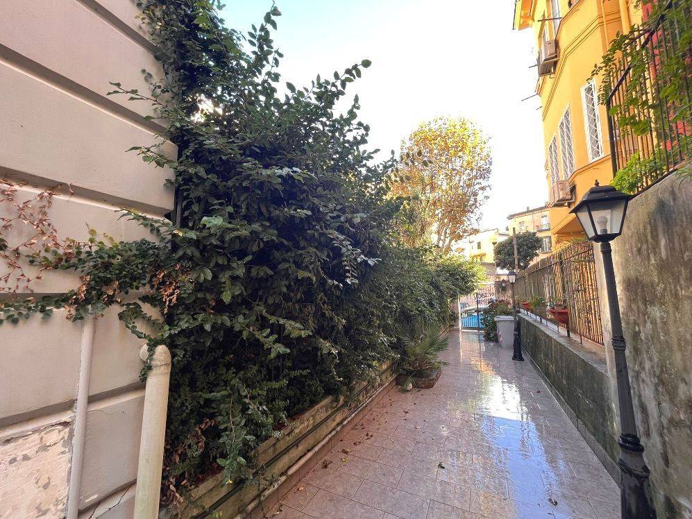Appartamento a Napoli in Via Enrico Alvino - Foto 4