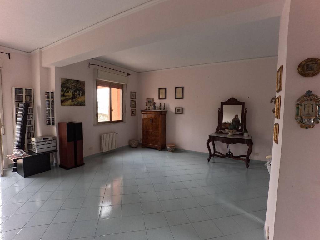 Appartamento a Vittoria in Via Como - Foto 2