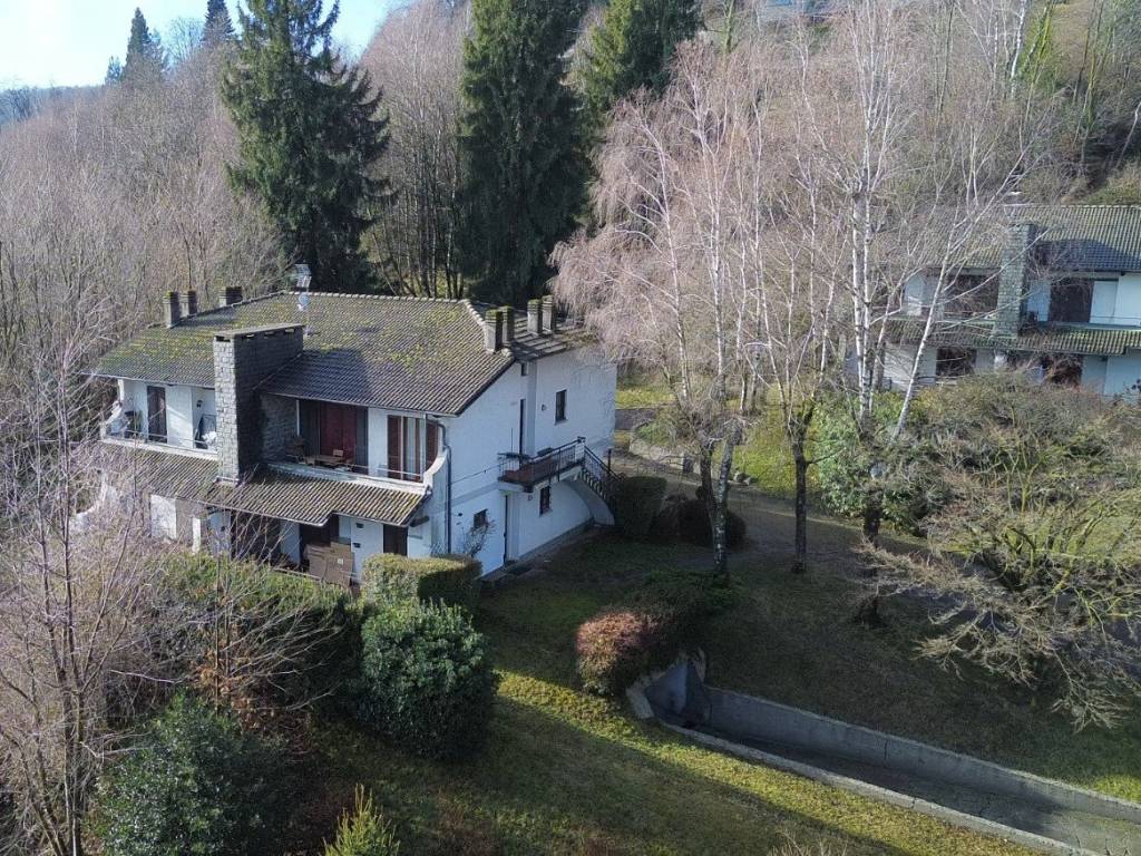 Appartamento a Gignese in Via Vanzone - Foto 2