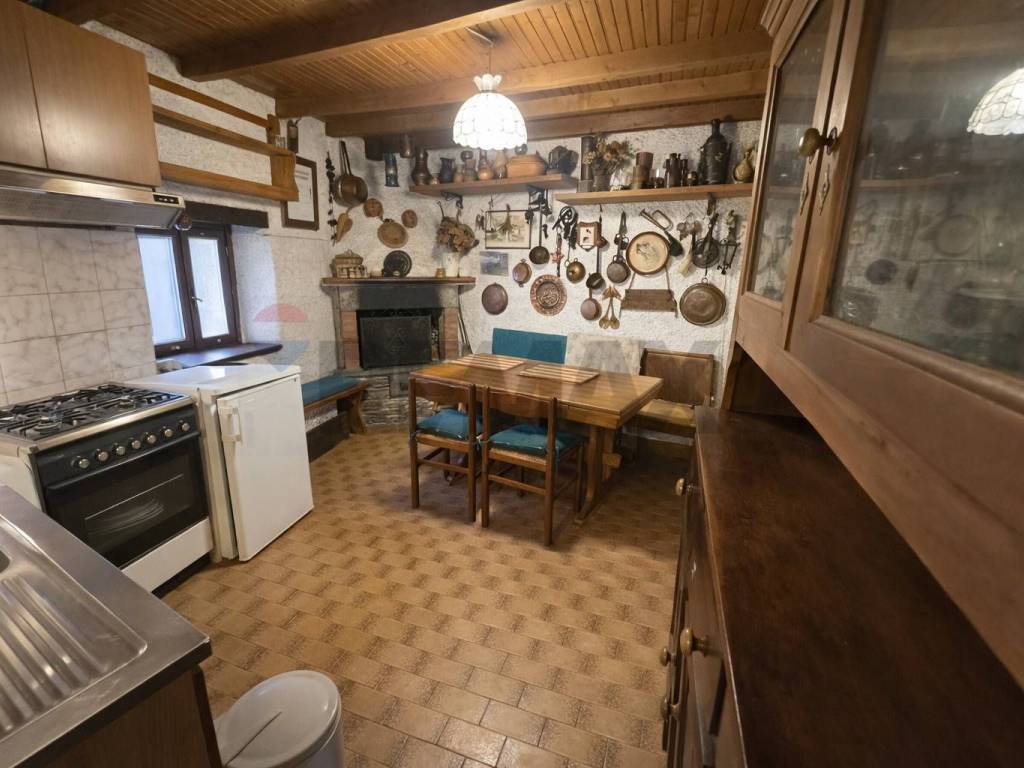 Casa indipendente a Caprezzo in Via magenta - Foto 3
