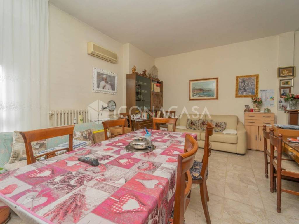 Appartamento a Parabiago in Via Giuseppe Giusti, 24 - Foto 2