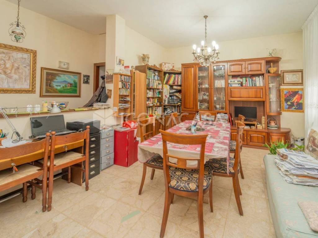 Appartamento a Parabiago in Via Giuseppe Giusti, 24 - Foto 3