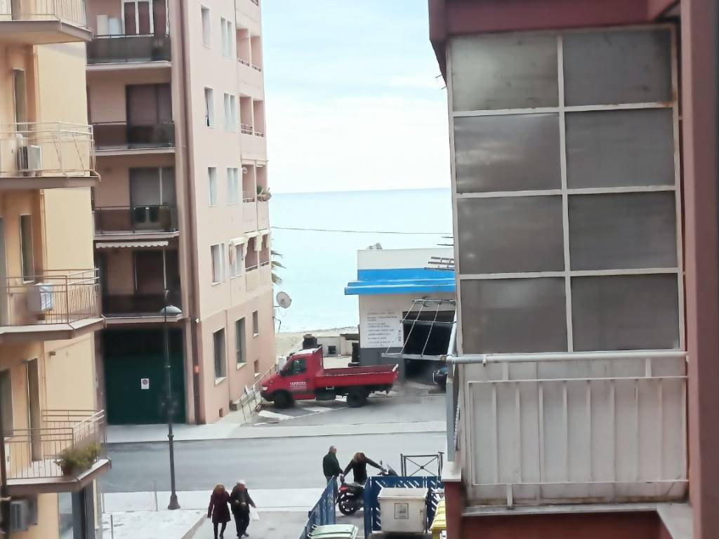 Appartamento a Pietra ligure in Piazza Carlo Bottaro - Foto 2