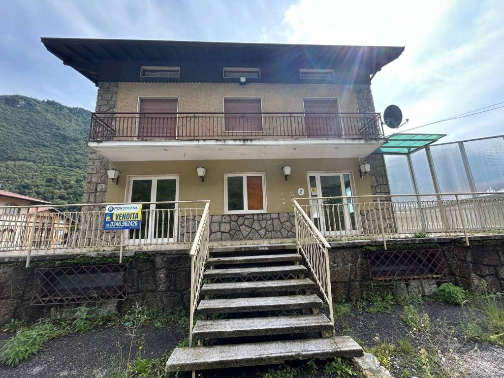 Palazzo / stabile a Ardesio in Viale Valzella, 2 - Foto 2