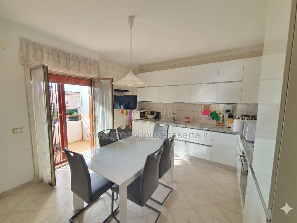 Appartamento a Caserta in Via Guglielmo Marconi, 71 - Foto 4