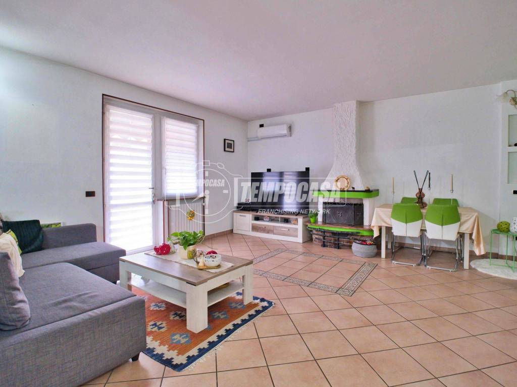 Casa indipendente a Cameri in Via San Francesco D'Assisi - Foto 3